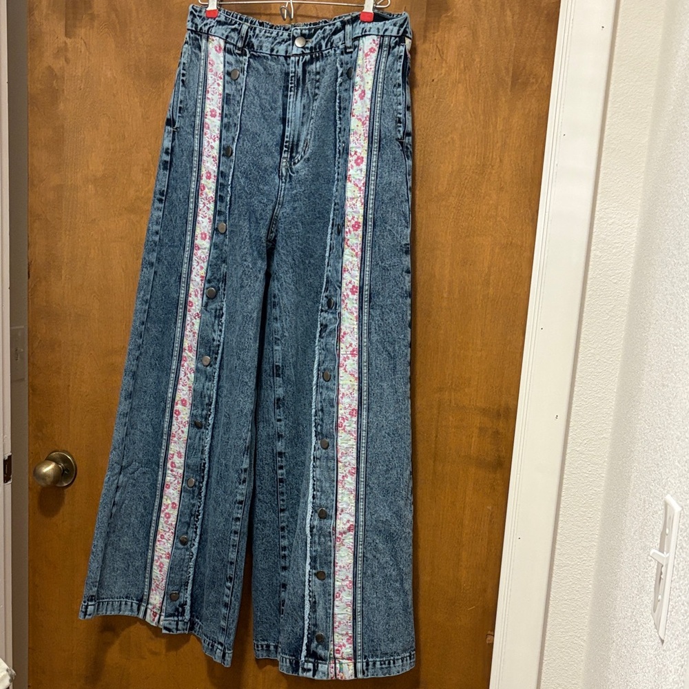 145. OH Jeans Floral Stripe Snap Front Wide-Leg Jeans